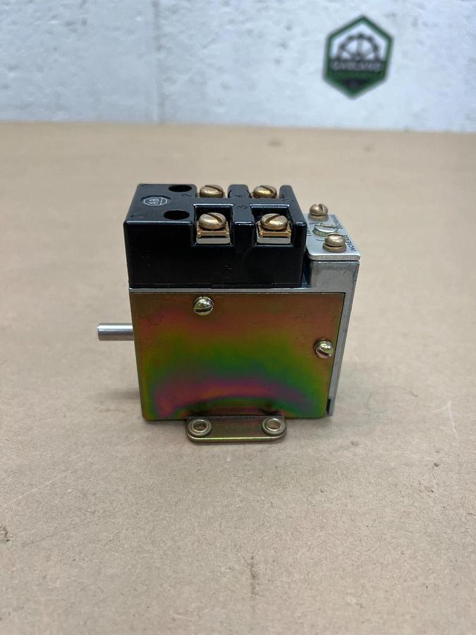 Used Allen Bradley 1496-N1 Ser. B N.O-N.C. Contact 1/20-180 Seconds