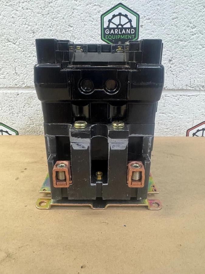 Used Square D 8910 DPA122 Definite Purpose Contactor, 600VAC, 120 FLA