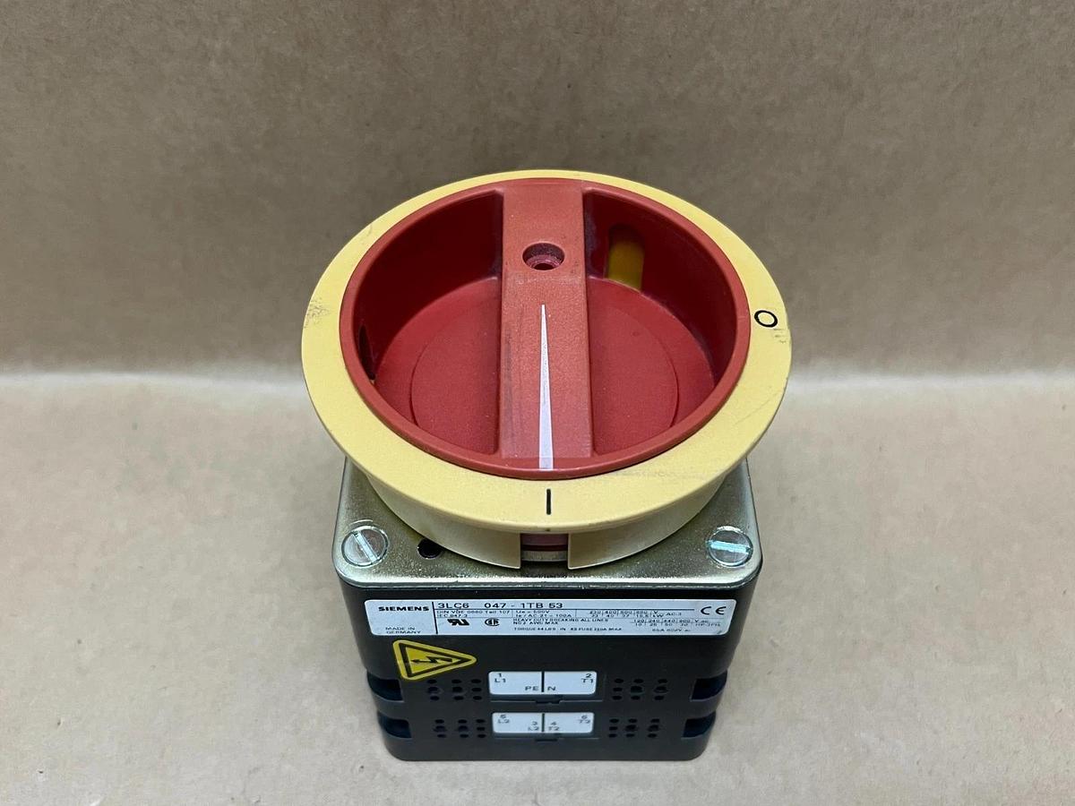 Used Siemens 3LC6 047-1TB53 Disconnect Control Switch
