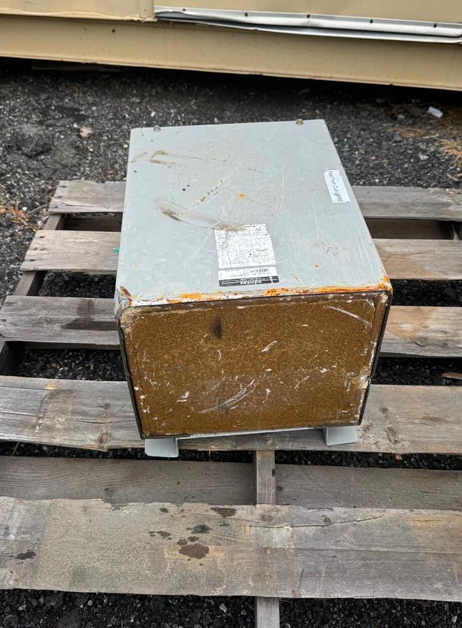 Used Siemens 1D1N010ST Transformer, 10 KVA, 240-480V, Dry Type Transformer