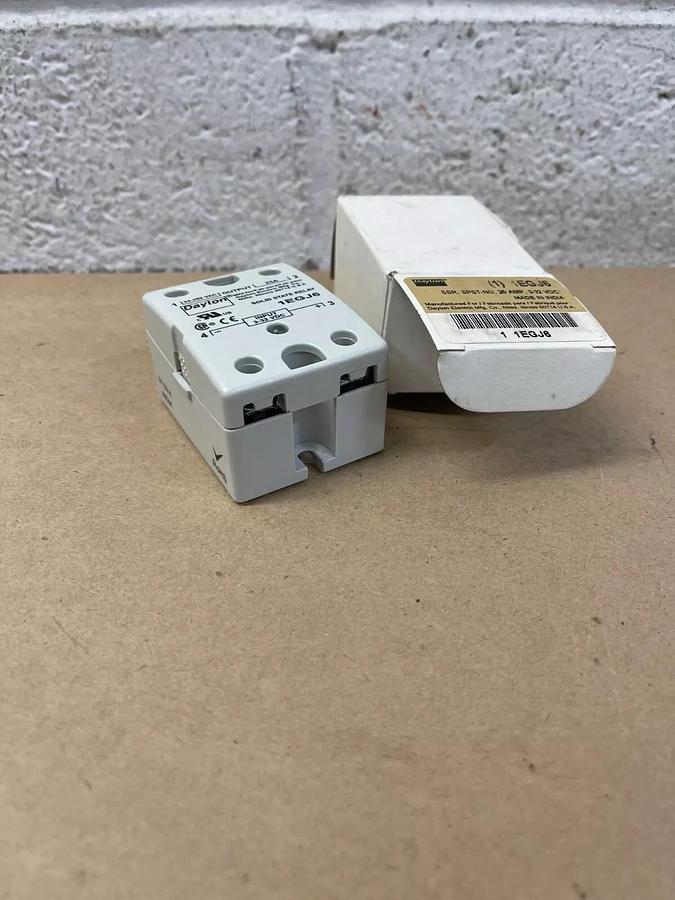 Used Dayton 1EGJ6 Solid State Relay, 25 Amp, 3-32 VDC