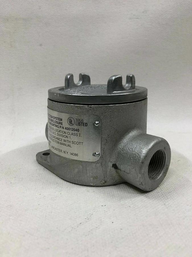 Used Crouse-Hinds 0105235 Explosion Proof Outlet Box 1" Threading on Each End