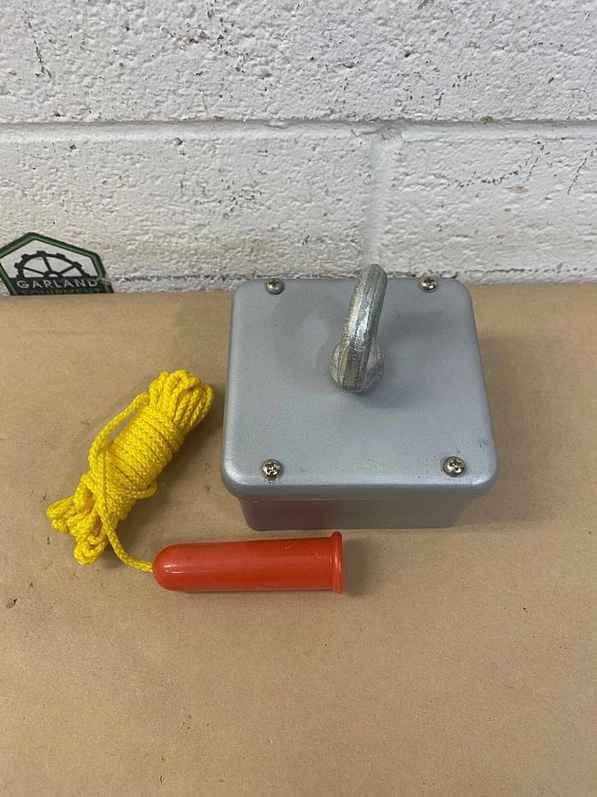 MMTC CPM-1, NEMA 4 Exterior Ceiling Pull Switch w/ Rotating Swivel SPST