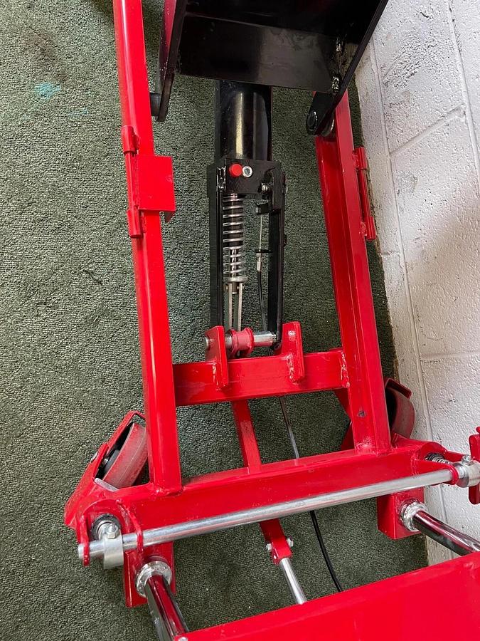 Used Dayton 6W804J Hydraulic Elevating Cart, 2000 lbs Capacity, with Manual