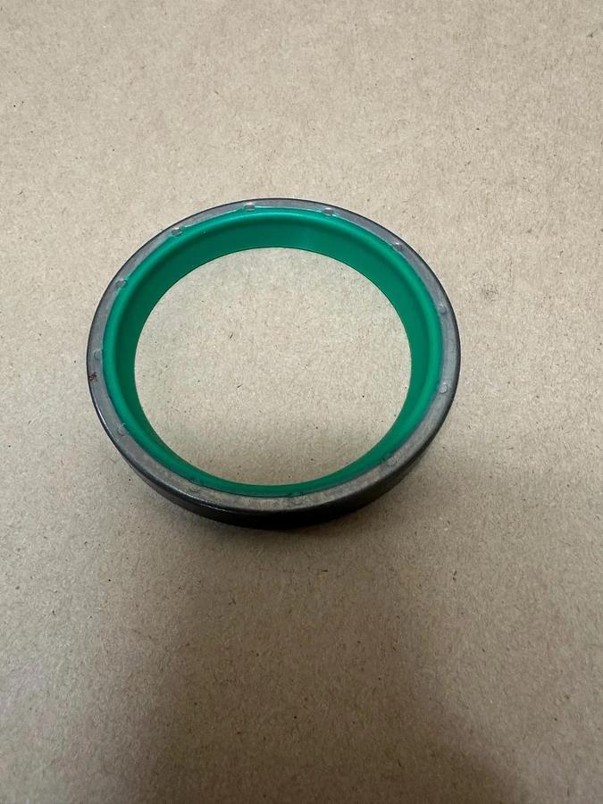 CNH Industrial 1543277C1 Cylinder Seal Kit *NEW*