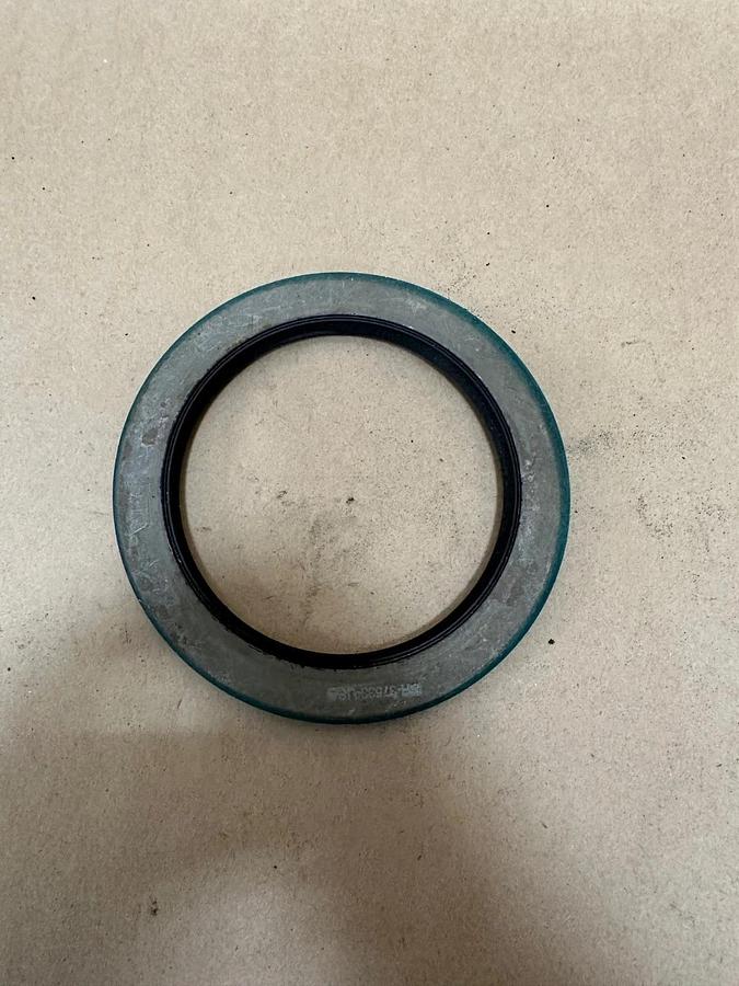 Used Chicago Rawhide 37533 Oil Seal Joint Radial *NEW*