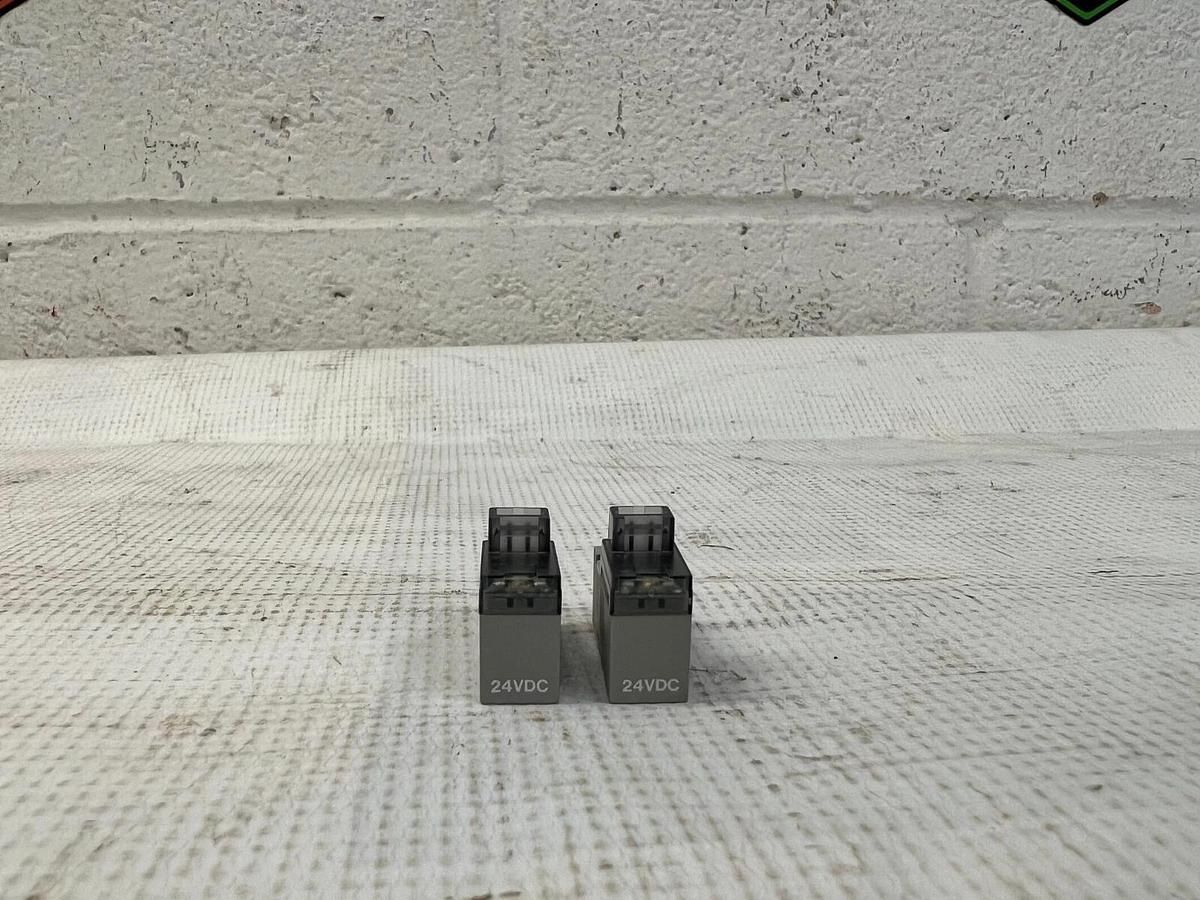 SMC SY114A-5L0ZB Solenoid Valve, includes 2 in pack