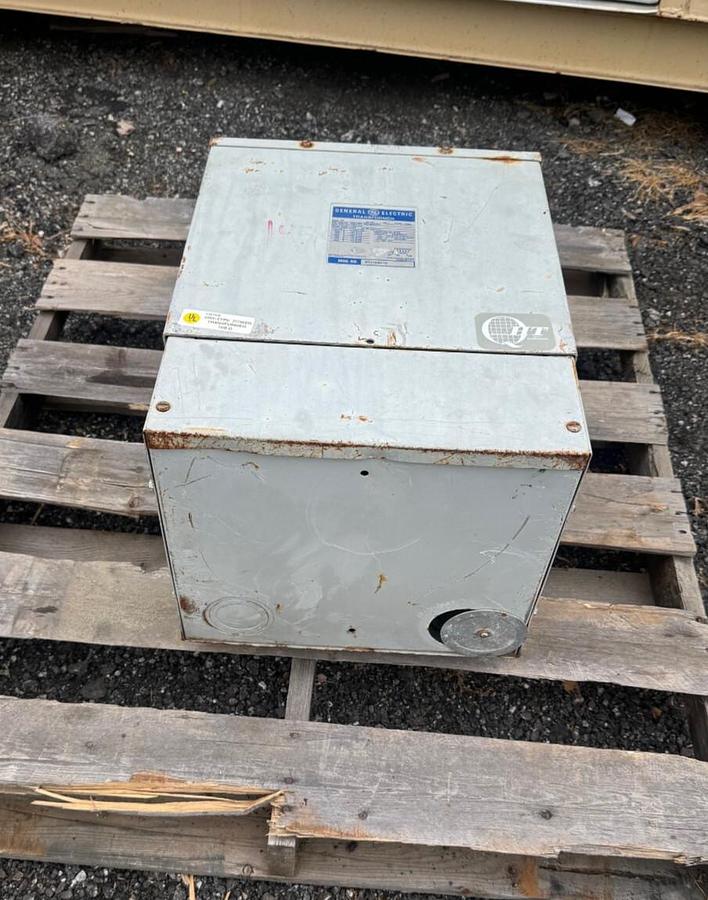 Used General Electric 9T21B9110 Transformer, 25 kVA, 456/468/480/492/504V, 1Ph, 60Hz