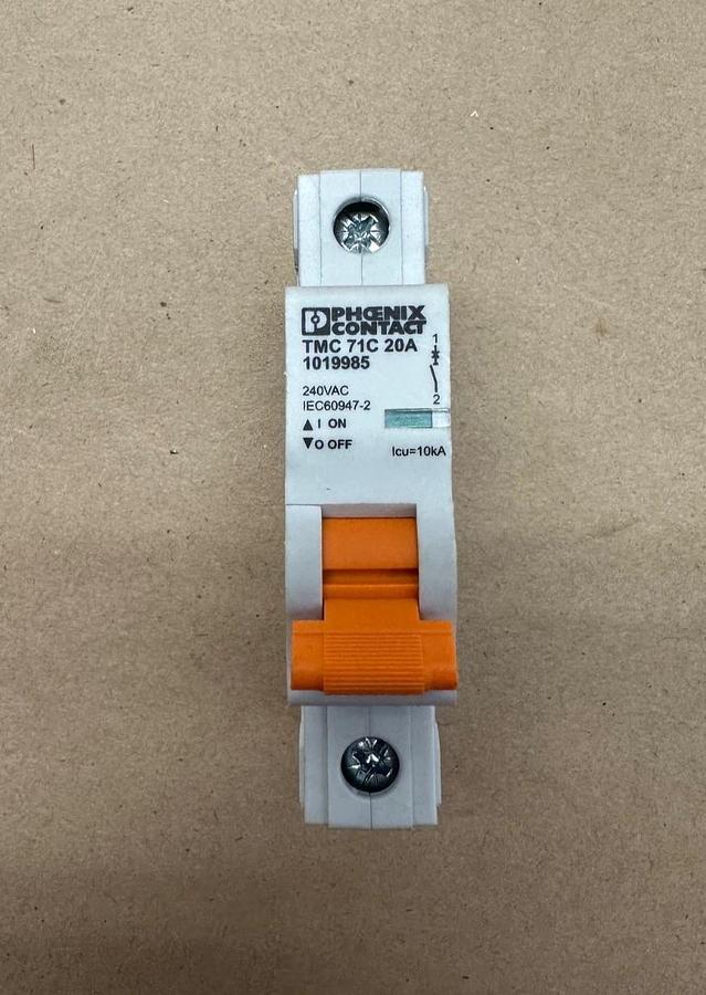 New - open box Phoenix Contact TMC 71C 20A Circuit Breaker *NEW*