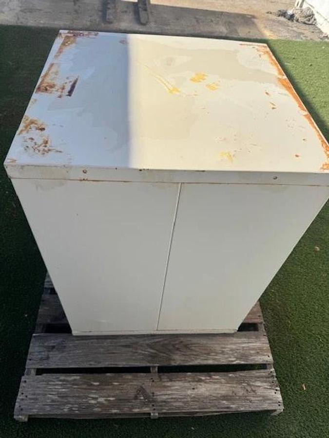 Used Industrial Tool Cabinet 2-Shelf W: 29-1/4” D: 27-3/4” H: 39-1/4"