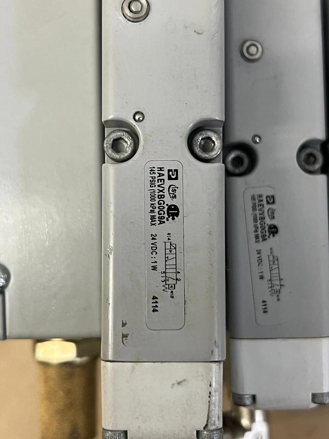 Used Parker HAEVXBG0G9A 145 PSIG Solenoid Valve Holding Chassis, 4 Slot