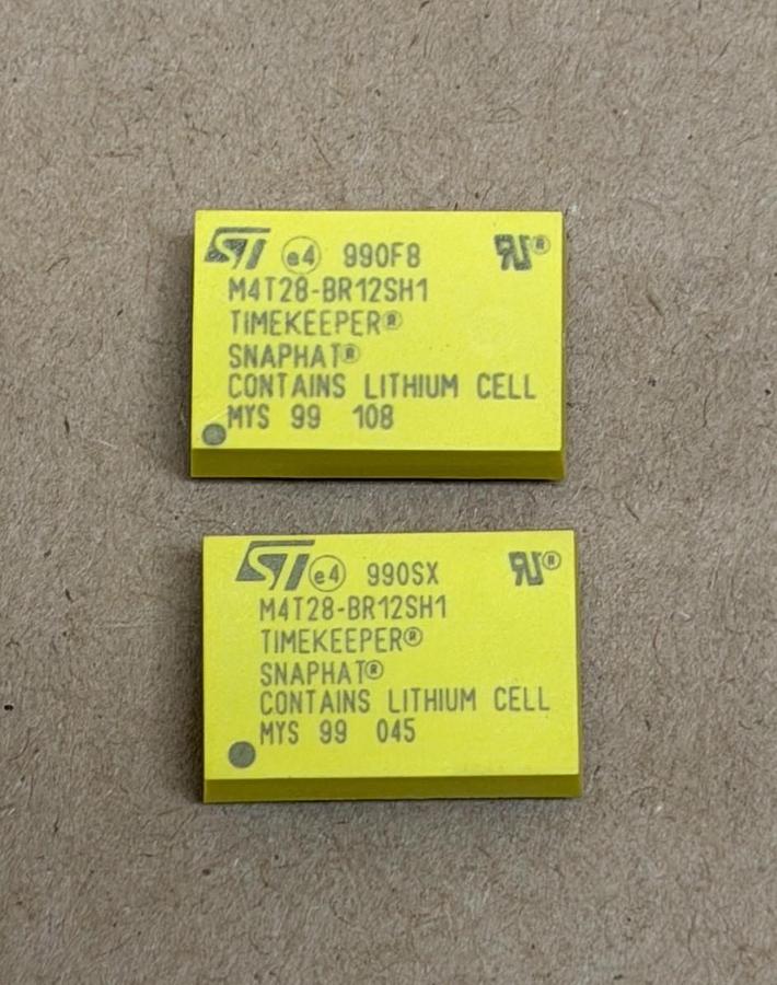 Used ST MICRO M4T28-BR12SH1 Timekeeper Snaphat - Lot of 2