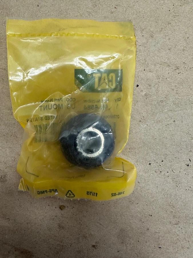 Used CAT 6N-6984 Radiator Rubber Mount *NEW*