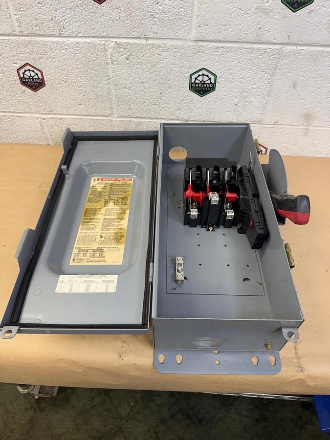 Used Square D HU363AWK 100A Heavy Duty Safety Switch, 600V, Series F05