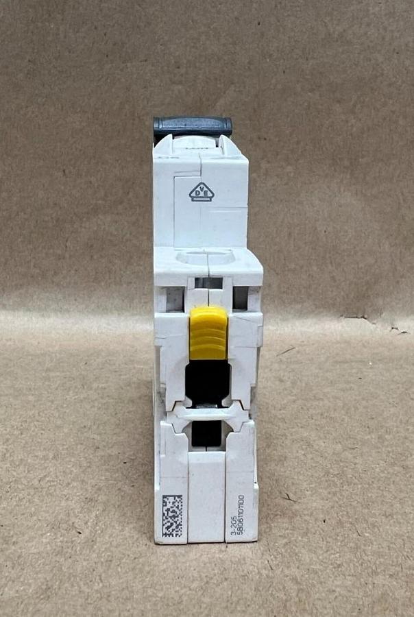 Used Schneider Electric iC60N C6, 230/400V, Circuit Breaker