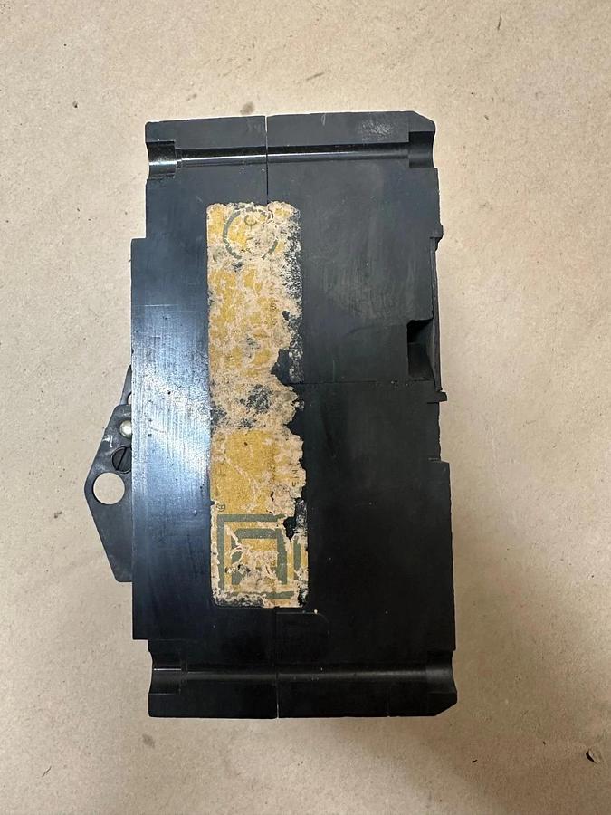 Used Square D LL-1939 15A 3 Pole Circuit Breaker