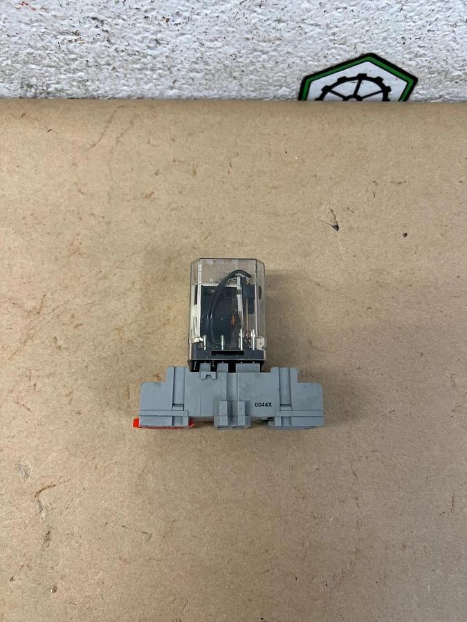 Used Potter & Brumfield KUP-14A35-120 Relay w/ Cuttler-Hammer D5PA2