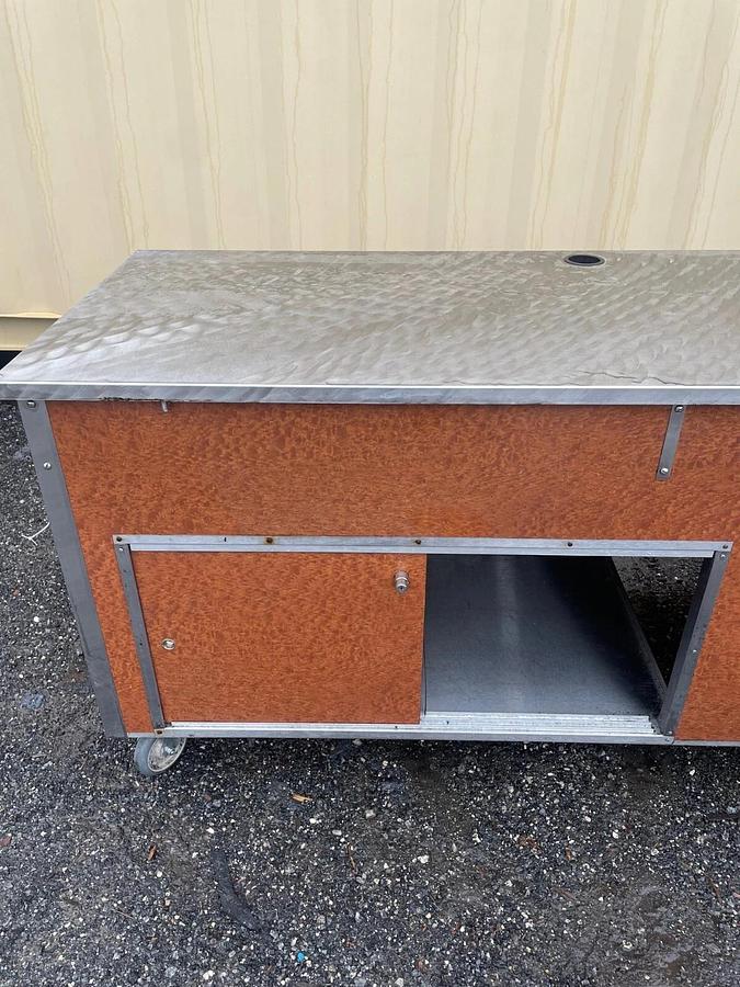 Used Vollrath 37023-7943-7-NNN, 4-Series Signature Server, Utility