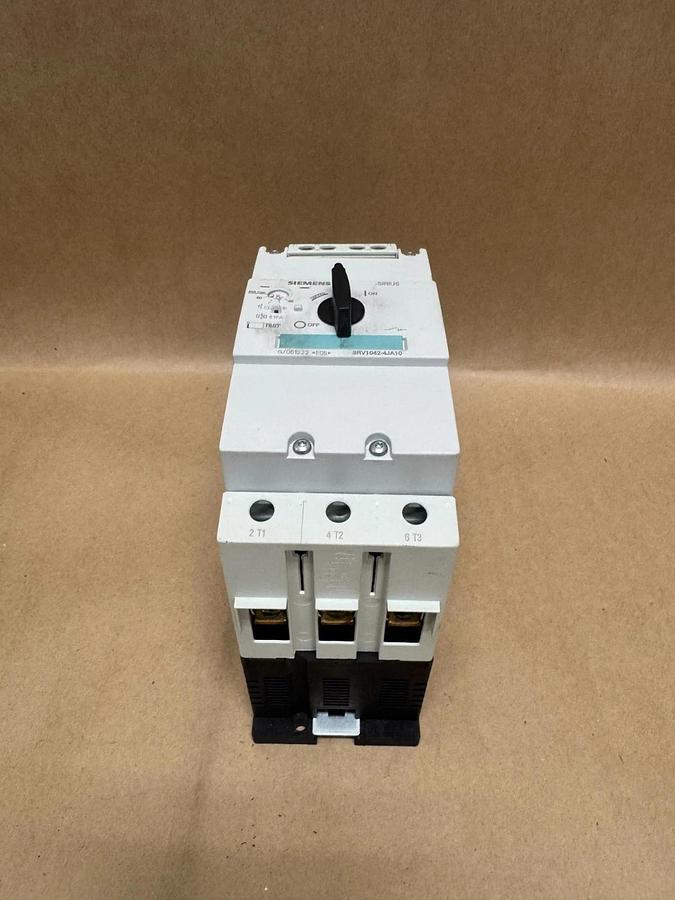 Used Siemens 3RV1042-4JA10 3 Pole Motor Protection Circuit Breaker