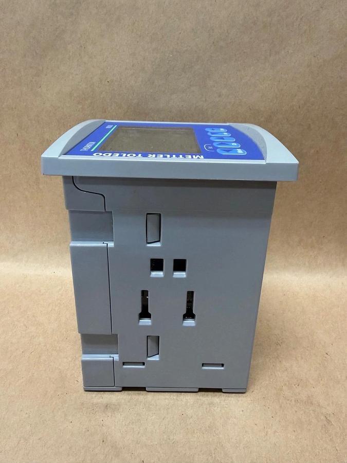 Used Mettler-Toledo M300 Cond/Res 2 Channel 1/4 DIN