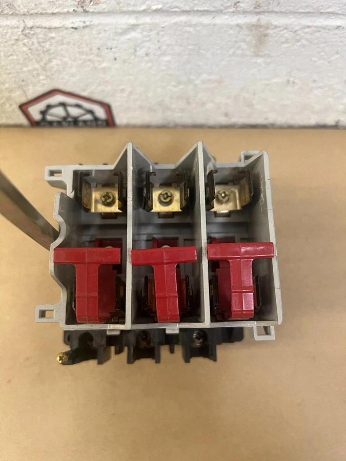 Used Allen Bradley 194R-NJ030P3 Disconnect Switch w/ On/Off Button