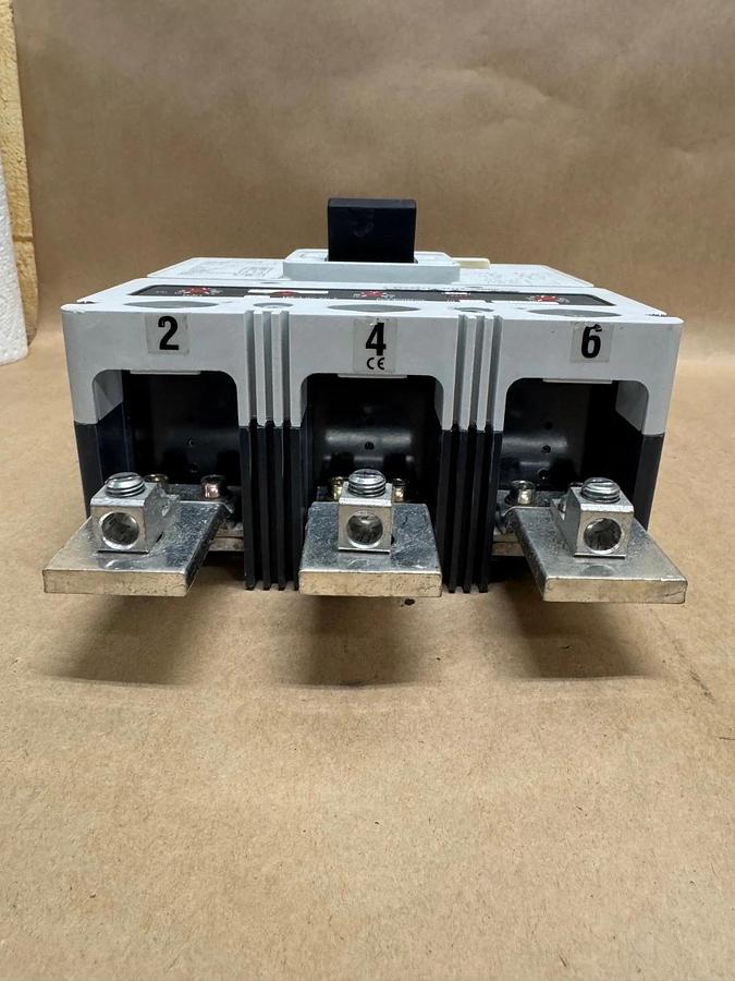 Used Siemens 3VF6211-1BM44-0AA0 Molded Case Circuit Breaker 500-630A *Repaired Casing