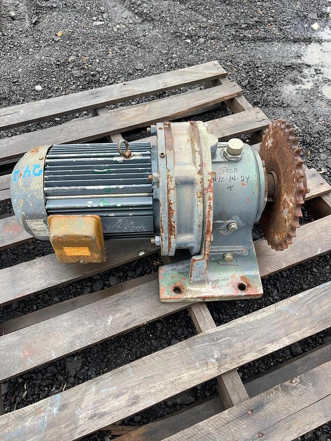 Used Sumitomo SM-CYLCO HM 3165 A Gear Motor, SM-CYCLO TC-F/FB-8A, 3Ph Induction Motor