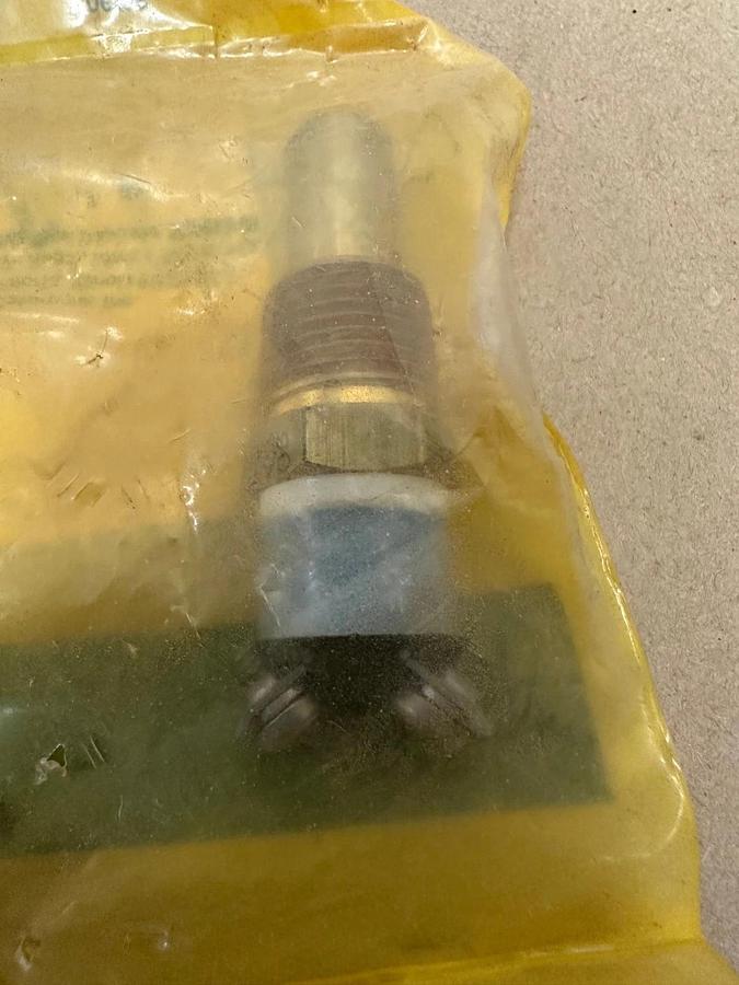 Used CAT 203-3222 Temperature Switch *NEW*