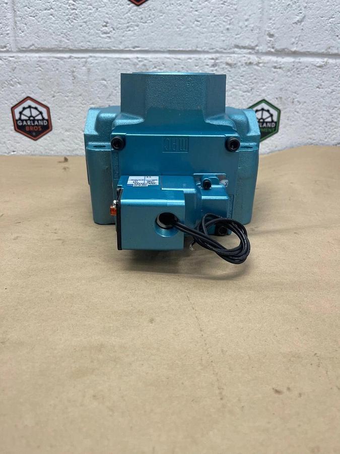 Used MAC 59B-12-116AA Solenoid Valve, 110/120 VAC, 50/60 Hz, 25 to 150 PSI