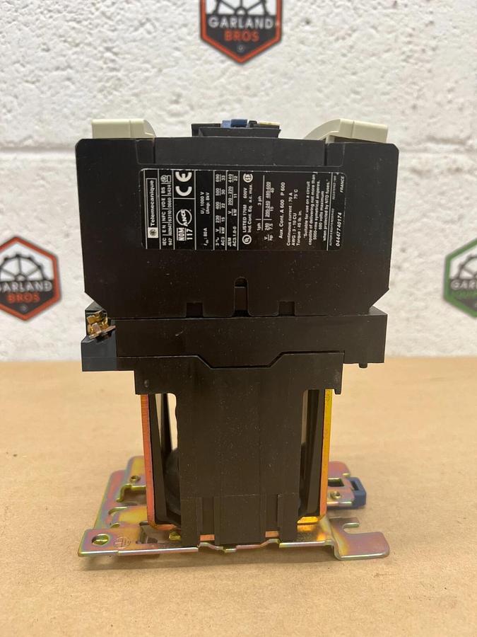 Telemecanique LP1 D5011BD 24V, Contactor