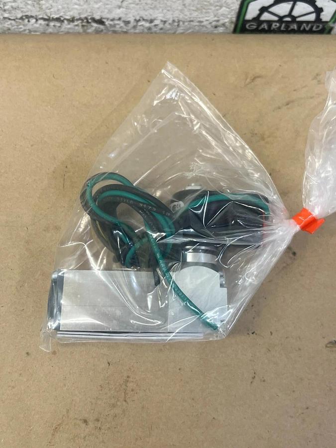 Versa KSG-4232-6k-A141 4 Way Valve