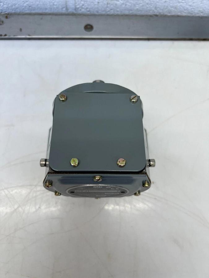 New - open box Allen Bradley 808-J1 Speed Switch, Enclosure Type 1, 4, 13