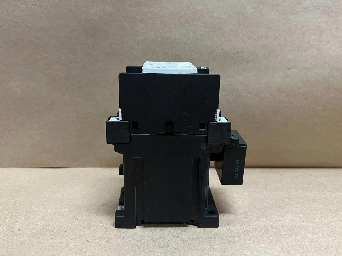 Used Moeller DIL00M-G-01 20A Contactor 24VDC, 3P