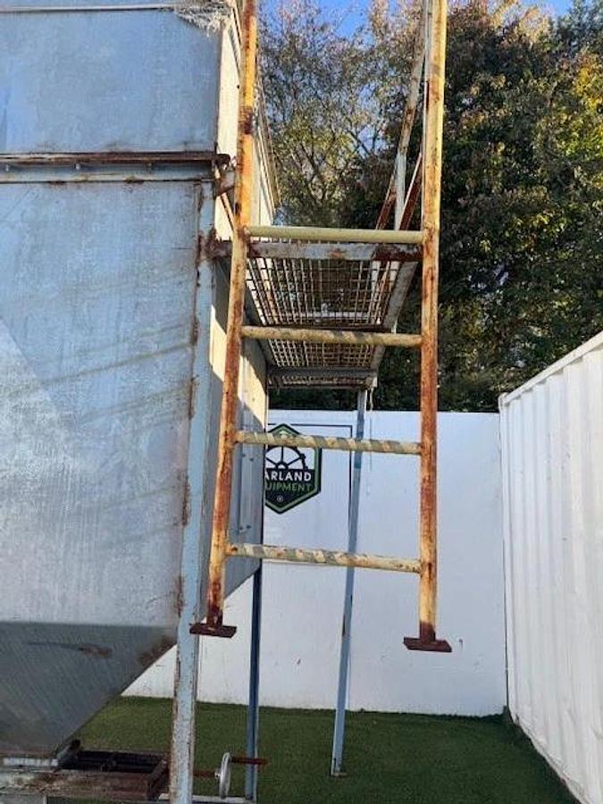 Used Industrial Hopper 60”x60” Top Inlet, 8.5”x8.5” Outlet, 43° Slope, 195' Sq Hopper