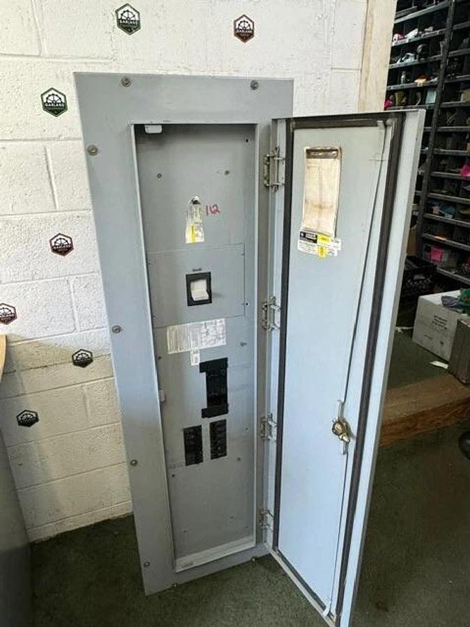 Used General Electric A-Series Panelboard AB643, GE TJD422400 400A Circuit Breaker