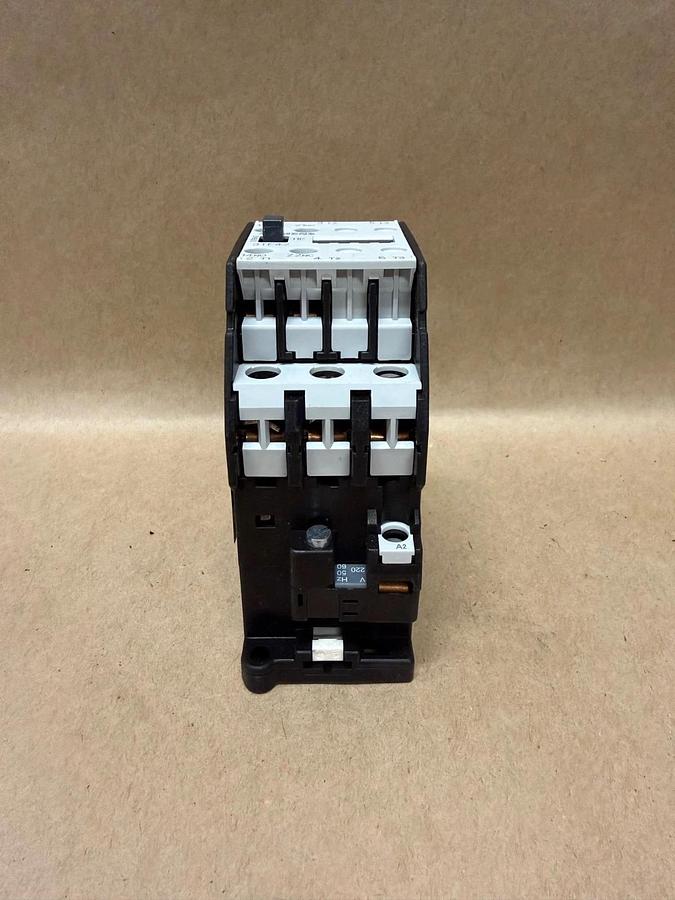Used Siemens 3TF4211-0A Contactor