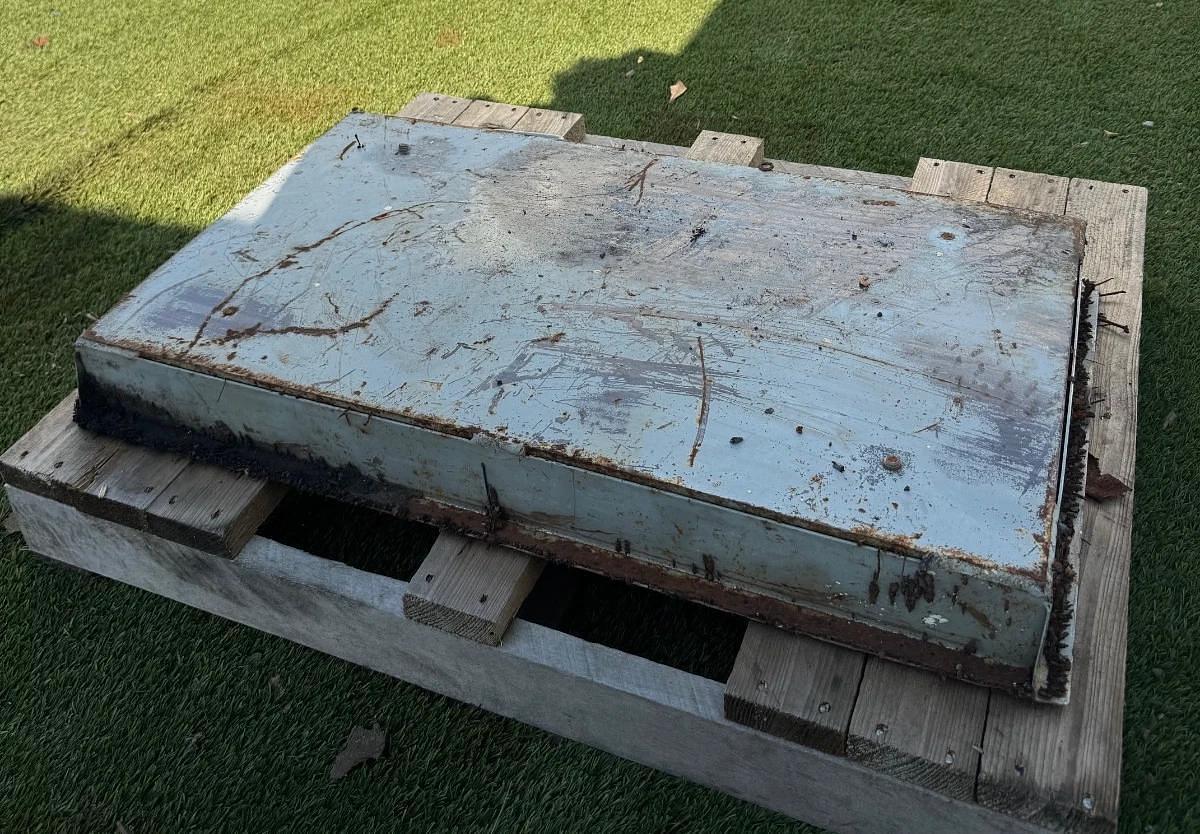 Used Suspension Magnet 35” x 19”, Two-Handled, Industrial Magnet