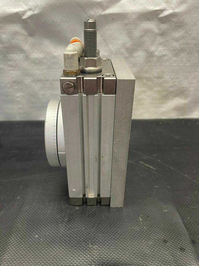 Used SMC MSQB30R Pneumatic Rotary Actuator, Basic Mount, 190 degrees of rotation