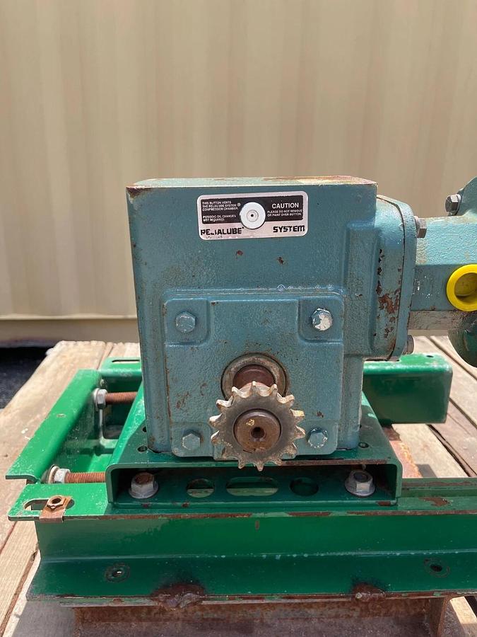 Used Reliance Electric P14H1448S Duty Master A-C Motor w/ Dodge Tigear Gear Reducer