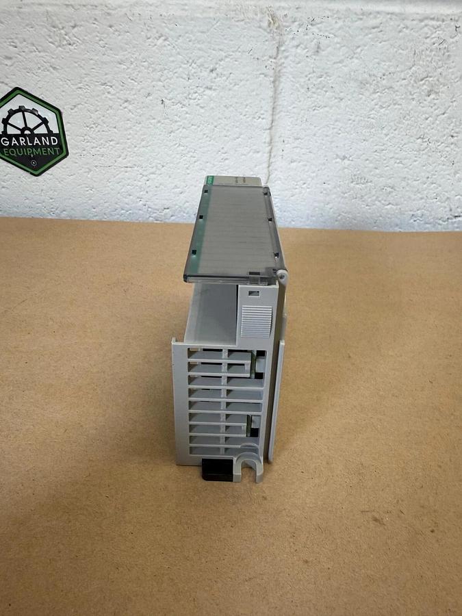 Used Allen-Bradley 1769-OB8 A Compact I/O 8 PT 20.4-26.4 VDC High Power Output Module