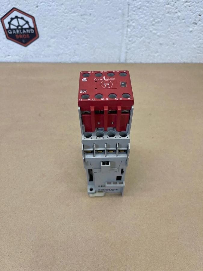 Used Allen-Bradley 100S-C09DJ404C Complete Device Safety Relay, Ser A, 24VDC, 24A