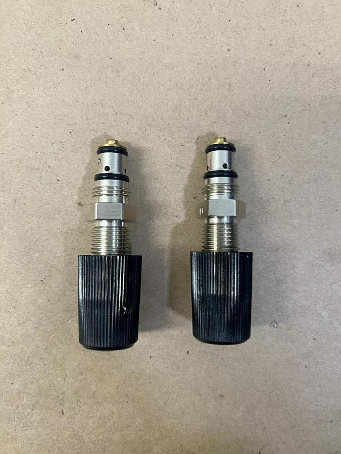 Used Needle Valve 2-1/2” x 1” - Lot of 2