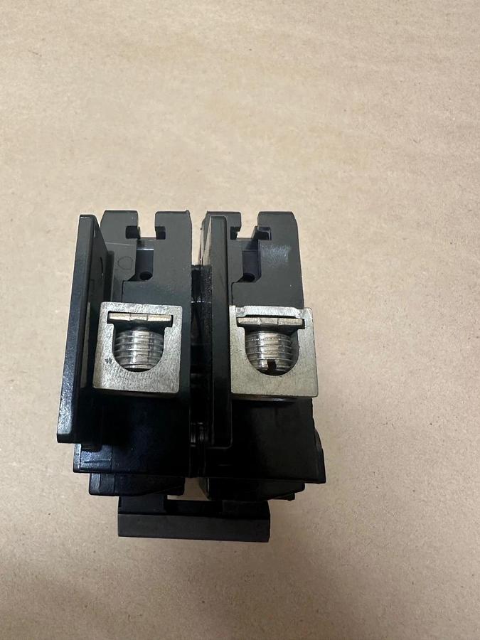 Used Siemens BQ2B025 2 Pole Circuit breaker