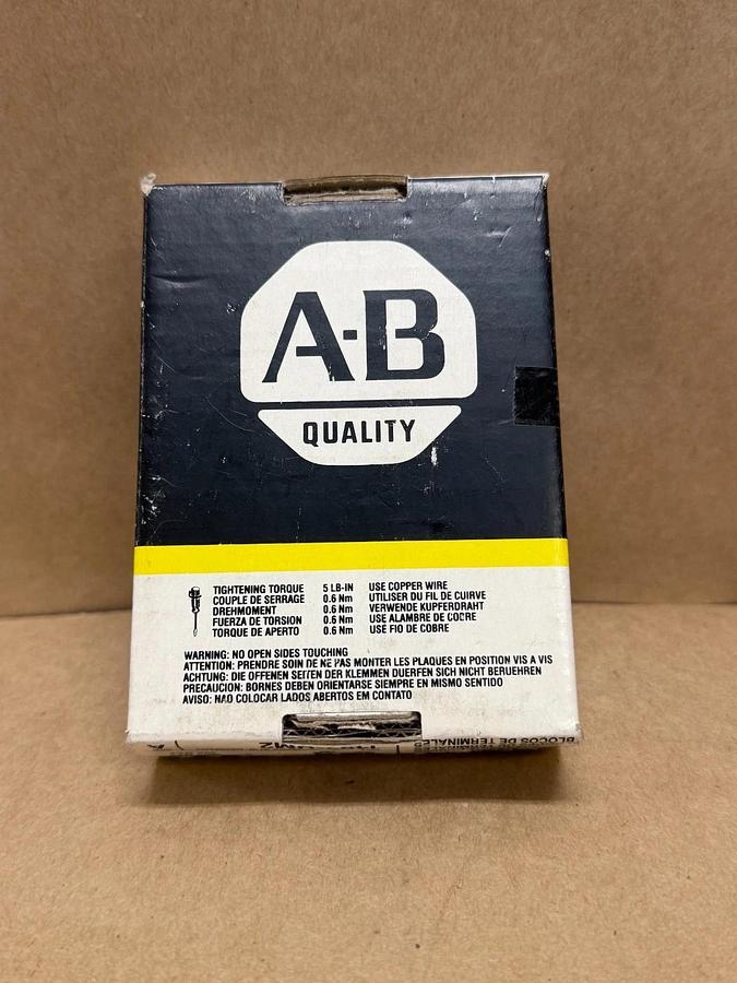 Allen Bradley 1492-UM2 Terminal Blocks, 50 pcs *NEW*