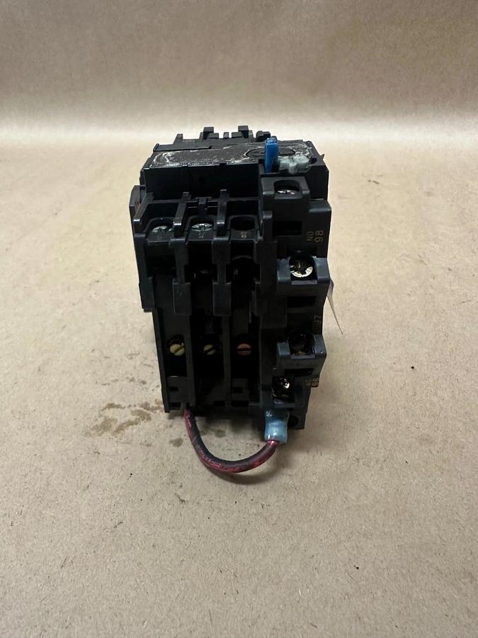 Used General Electric CR4CA Contactor w/ IEC 292-1 Starter