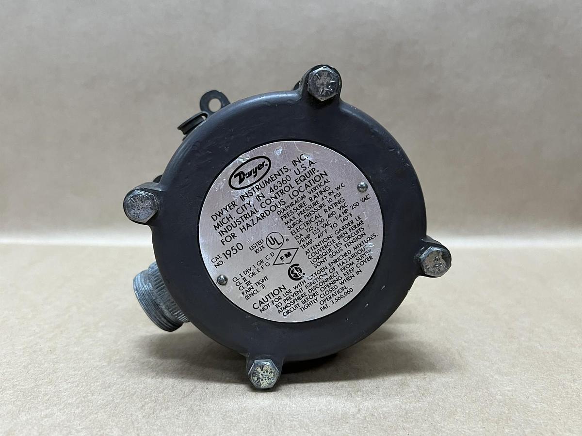 Used Dwyer 1950-1-2-F Explosion Proof Pressure Switch