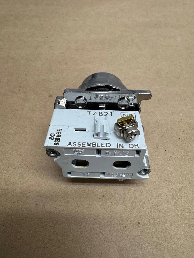 Used Eaton 10250T102-51 Red Push Button *NEW*