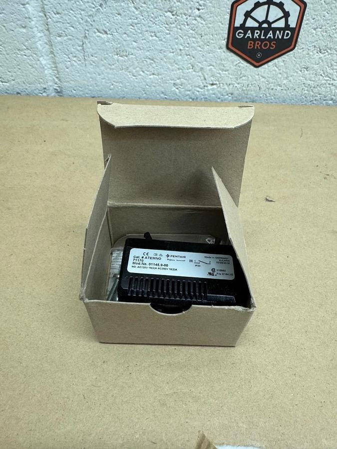 Used Hoffman/Pentair 71170 ATEMNO Temperature Control Switch/ Thermostat *NEW*