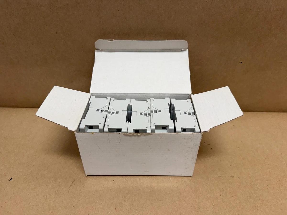 Allen Bradley 700-H1N00 Ser D * Pin Socket, Box of 10 *NEW*