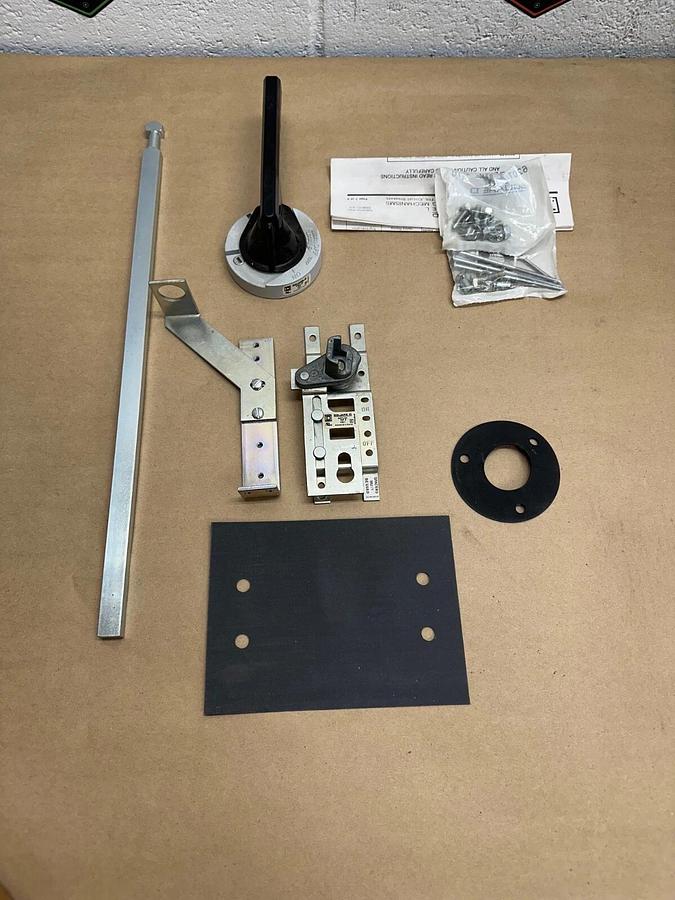 Used Square D 9421LN4 Circuit Breaker Operating Mechanism